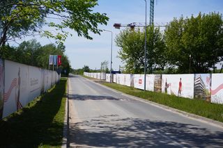 Budowa osiedla Mistrzów Olimpijskich pod Warszawą. Udziałowcem Robert Lewandowski. Maj 2025