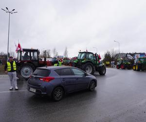 Protest rolników z 20 lutego. Blokada drogi obok Białegostoku