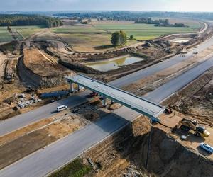 W budowie odcinka autostrady a2 w rejonie Siedlec widać wyraźne postępy!