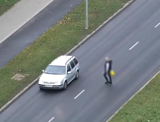 W tym miejscu bydgoscy policjanci obserwowali pieszych z drona. Posypały się mandaty