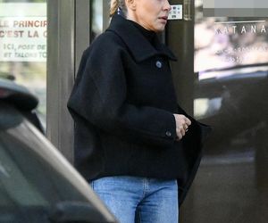 Katarzyna Warnke na giga obcasach łamie przepisy