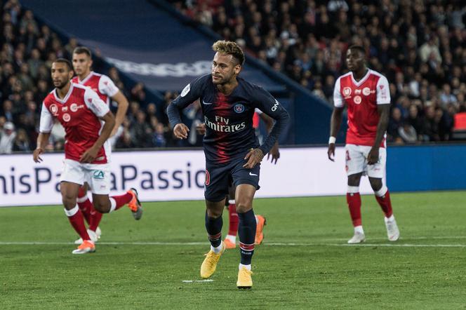 Po zamieszaniu transferowym Neymar został w PSG. W dwóch meczach Ligue 1 zdobył dwie bramki.