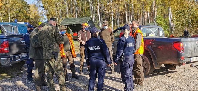 Czy można wjechać legalnie do lasu ? Wspólne działania Policji i Straży Leśnej