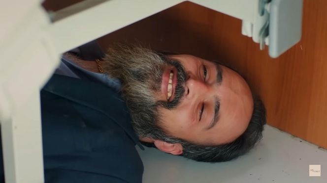 Ragip ukryje się pod łóżkiem Zeynep i będzie czyhał na okazję