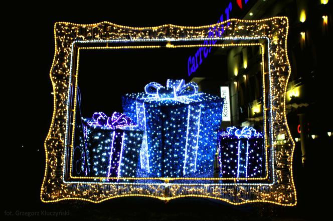 Iluminacja przy centrum handlowym na Turzynie