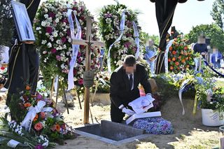 Tomasz Jakubiak - te przedmioty znalazły się w jego grobie