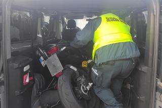 Skradzione motocykle w busie wjeżdżającym z Niemiec