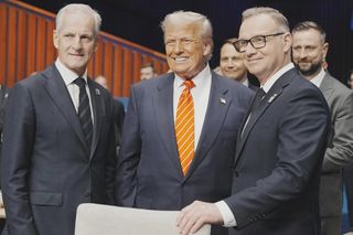 Co Trump powiedział Dudzie? Tajemnicze spotkanie na szczycie NATO