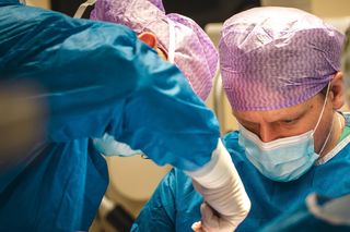 Wszczepili pacjentowi zawór w głowę