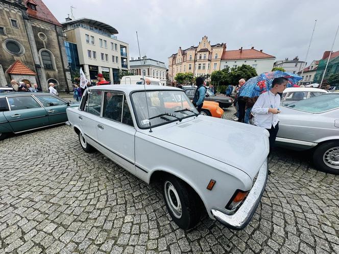 Zlot pojazdów zabytkowych w Tarnowskich Górach