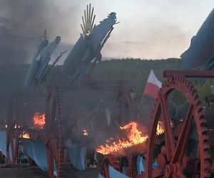 Płonące Ptaki Hasiora zapłonęły