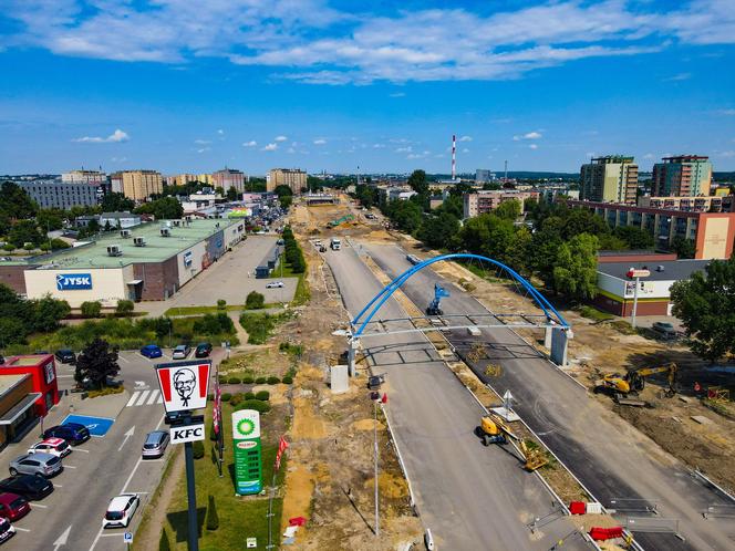 Nowe kładki nad DK91 w Częstochowie zostały zainstalowane ZDJĘCIA