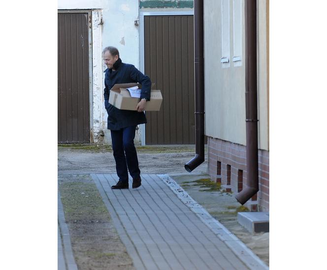 WYDOSTAŁ SIĘ Z BRUKSELI NA ŚWIĘTA.