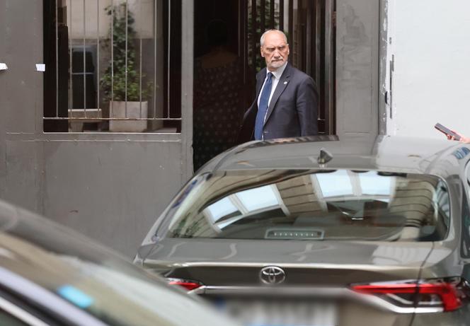 Antoni Macierewicz oczarował strażników