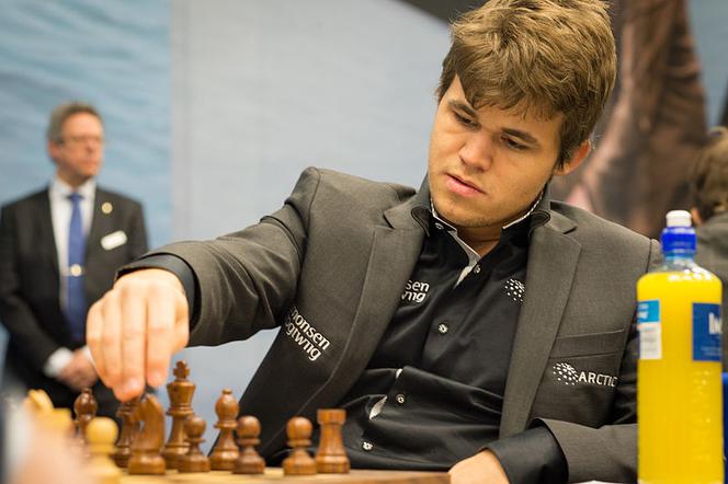 Magnus Carlsen stracił prowadzenie w turnieju arcymistrzów