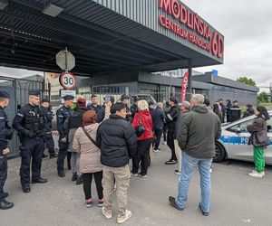 Hala na Modlińskiej zamknięta dla kupców. To koniec bazaru 