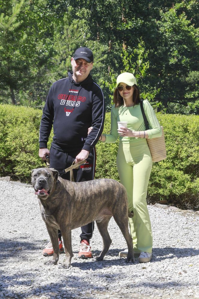 Jacek Rozenek z żoną i trzema "bestiami", syn Łącz bez koszulki, a Jarosińska - nieprzyzwoicie... skromna. Aktorzy łowią!
