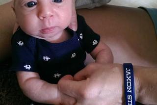 To dziecko ma pół głowy i żyje! Ciężko chory Jaxon wygrał walkę o życie