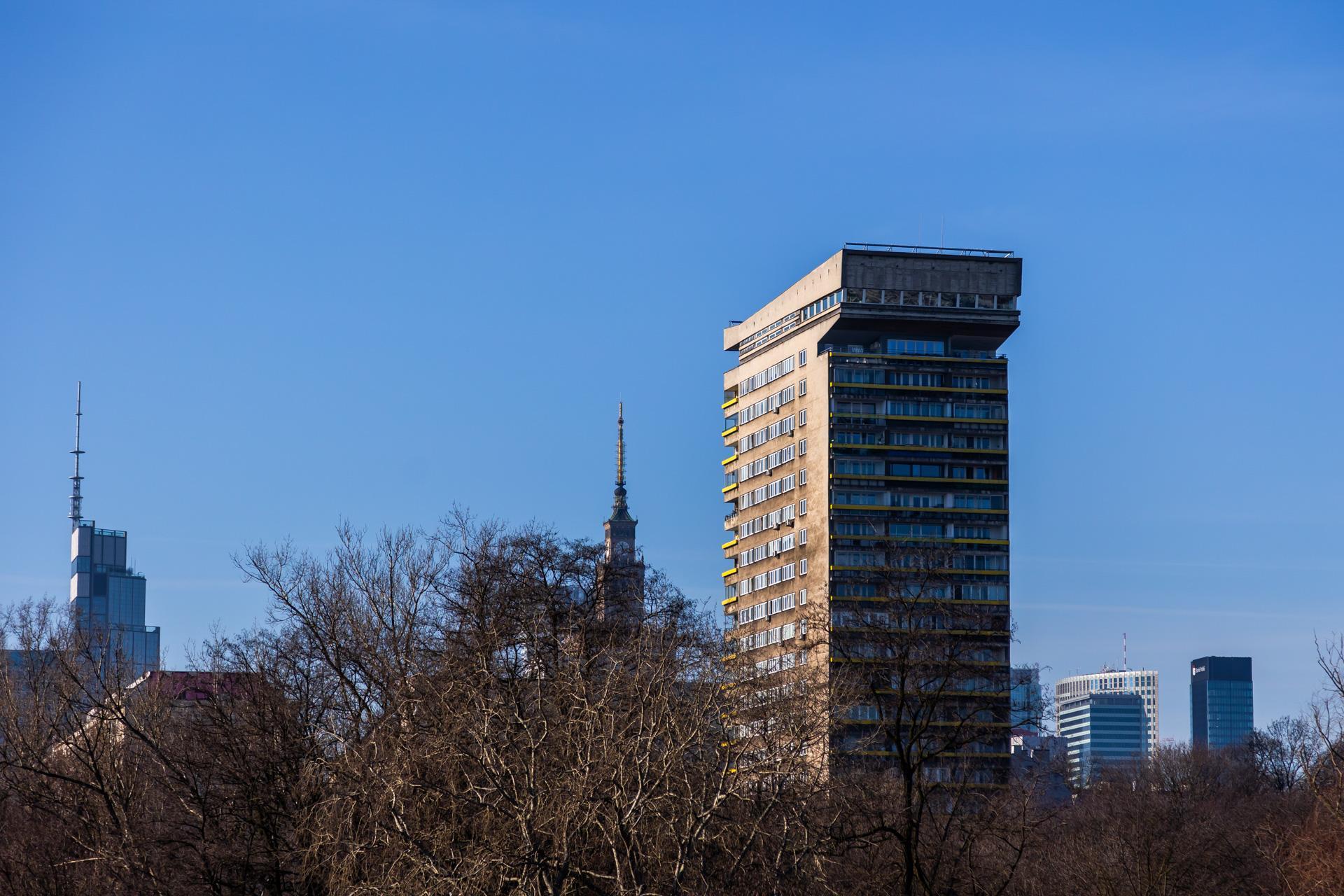 Młotek na Smolnej 8 w Warszawie. Zobacz zdjęcia symbolu luksusowych mieszkań w PRL-u