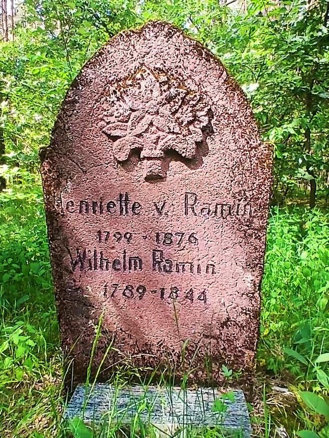 Leśny cmentarz rodu von Ramin