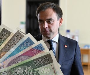 Rząd Tuska szuka 30 mld zł oszczędności