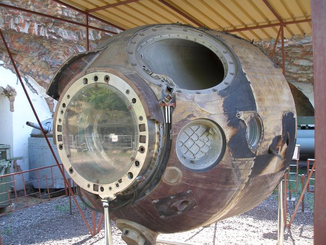 Kapsuła lądownika Sojuz 30 znajdująca się w Muzeum Polskiej Techniki Wojskowej w Warszawie