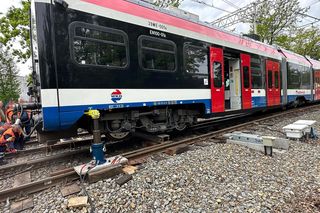 Paraliż komunikacyjny! Pociąg WKD wykoleił się w Grodzisku Mazowieckim