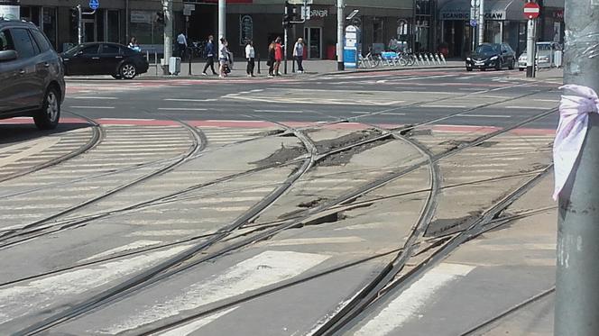 Torowisko na skrzyżowaniu Piłsudskiego i Świdnickiej