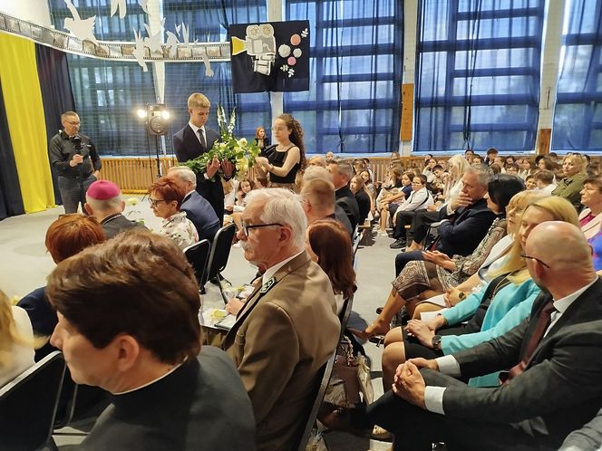 Jubileusz 40-lecia połączony był ze świętem szkoły, ponieważ obchodzi ona również 28. rocznicę nadania imienia.
