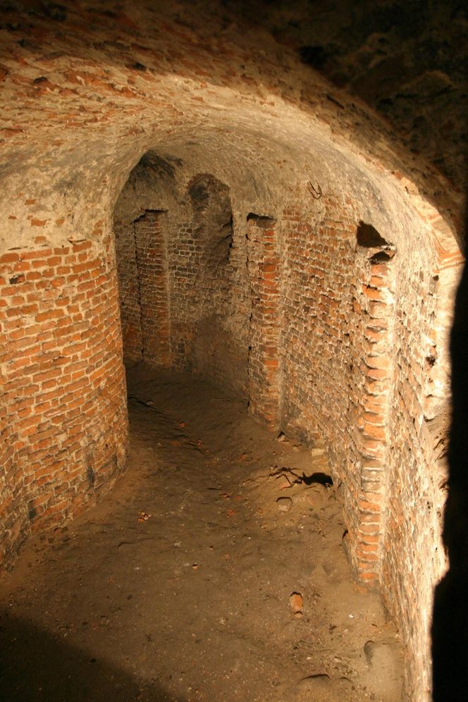 Oto najbardziej tajemnicze miejsce w Warszawie. Elizeum w parku Rydza-Śmigłego