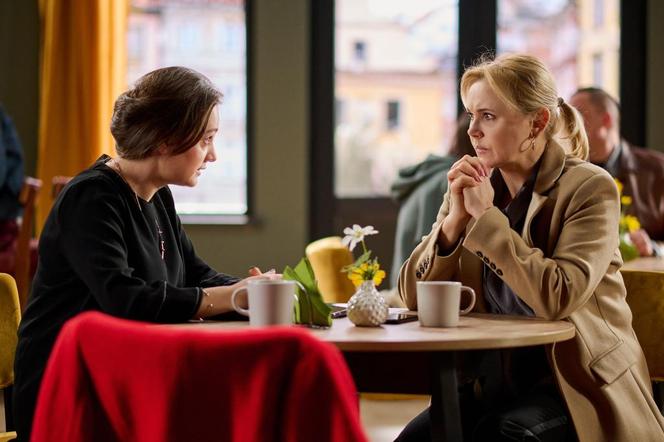 Na Wspólnej odc. 3829. Ilona Zdybicka (Anna Samusionek), Aneta Siwek (Dorota Krempa)