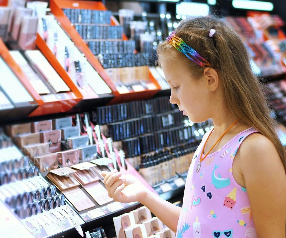 Mają 7 lat i wydają na kosmetyki prawie 2 tys. złotych. Niebezpieczne konsekwencje trendu GRWM