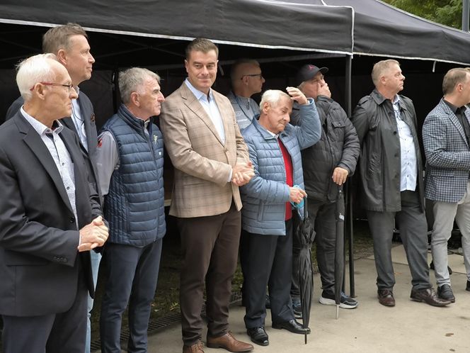 Tablice dla Buśkiewicza i Golloba