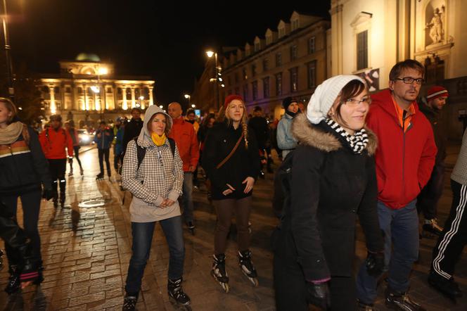 Nightskating. Warszawa na rolkach [Zdjęcia]