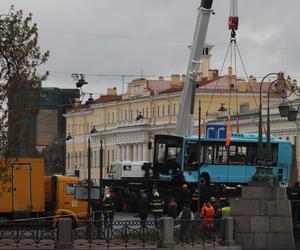 Rosja/ Autobus wpadł do rzeki w Petersburgu – trzy osoby nie żyją