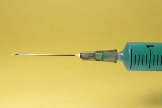 Szczepionka na koronawirusa: Co trzeci Polak nie chce z niej skorzystać! 