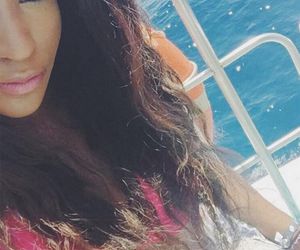 Prezenterka skoczyła przez okno z trzeciego piętra! Uciekała przed kimś