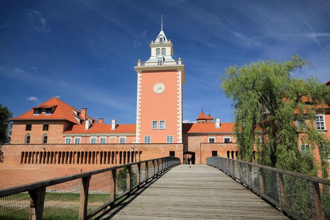   To miasto ma najładniejszy rynek w woj. warmińsko-mazurskim. Zobacz, co mówi AI