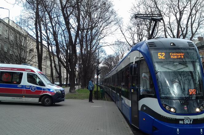 Kraków: Zderzenie dwóch aut na Dietla. Centrum miasta było nieprzejezdne