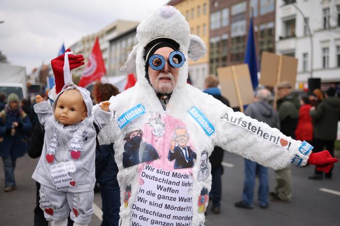 Pokojowy marsz Niemców, który jest też protestem 