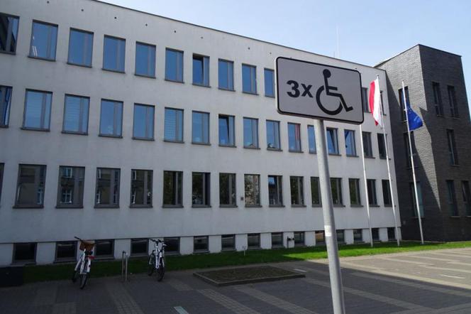 Obsługa tylko na zapisy telefoniczne 