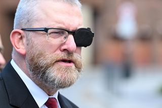 Dlaczego Grzegorz Braun nosi czarną opaskę na oku? Ujawnił prawdę o chorobie