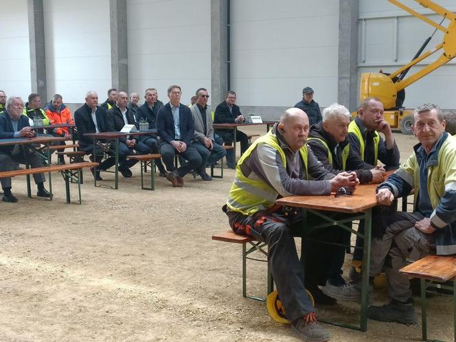 Budowa nowej hali produkcyjnej firmy Alstom na ukończeniu ZDJĘCIA