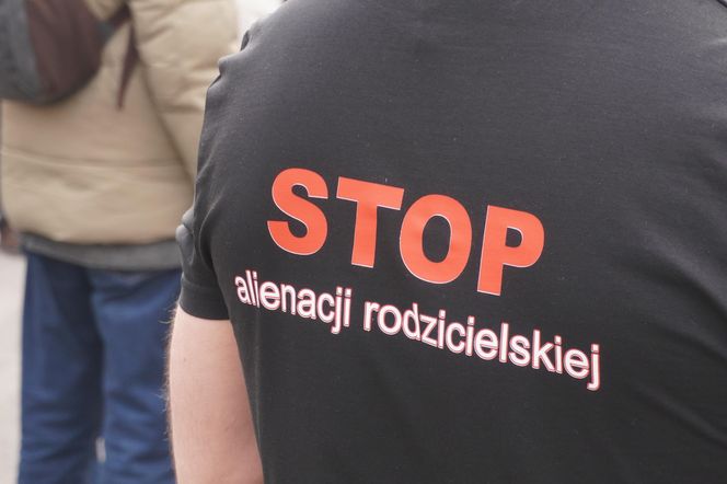 Protest rodziców i dziadków w Warszawie (7.03.2025)