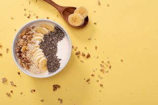 To smoothie w misce to śniadanie mistrzów. Kilka składników, które świetnie wpływają na zdrowie