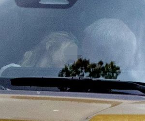 Tak Paweł Orleański całuje nieżonę!