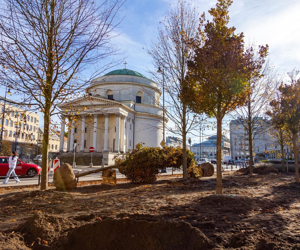 Plac Trzech Krzyży w Warszawie po modernizacji, listopad 2023