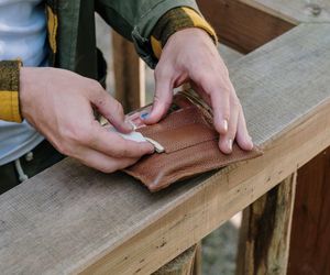 Saszetka, w niej kilkanaście tysięcy złotych. Policja szuka właściciela 