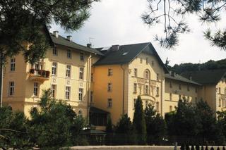 Rzeka w Głuchołazach porwała ścianę kaplicy bł. Luizy Merkert w Ośrodku Skowronek