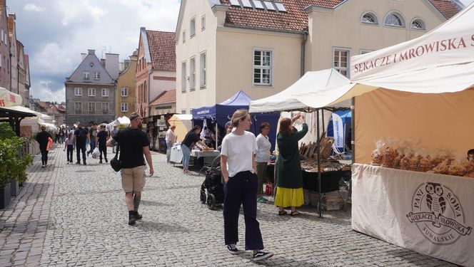 Dni Olsztyna 2025. Dziesiątki wystawców i setki olsztynian na Jarmarku Jakubowym